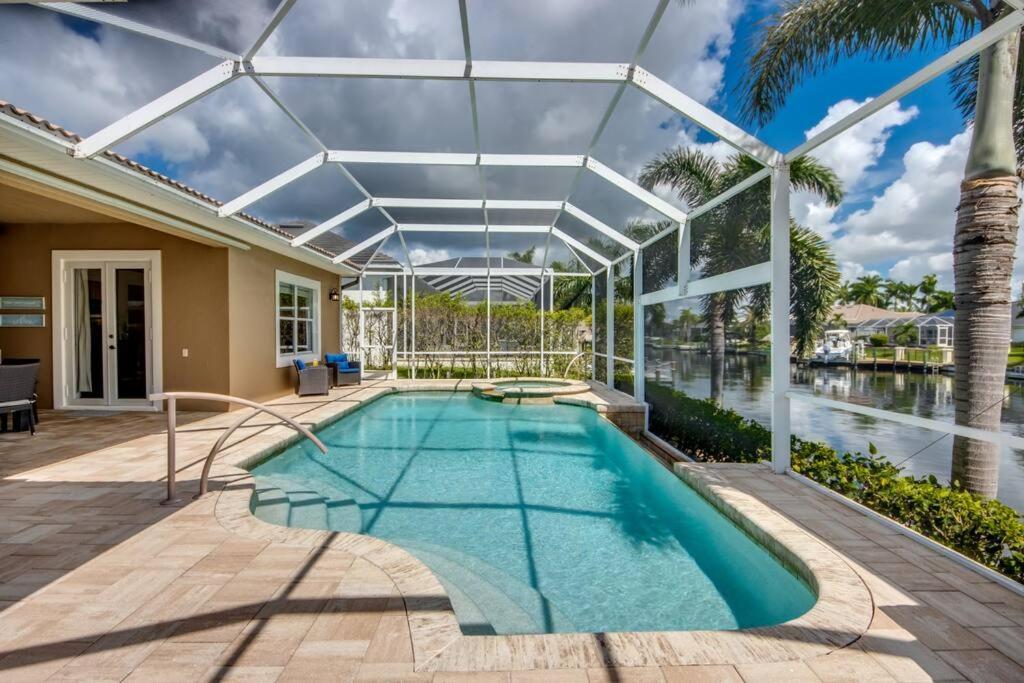 Villa Martinique By Coralvilla Кейп Корал Екстериор снимка